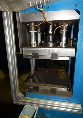 8 Ton FARGER & JOOSTEN MULTIPOWER Air/Oil Press