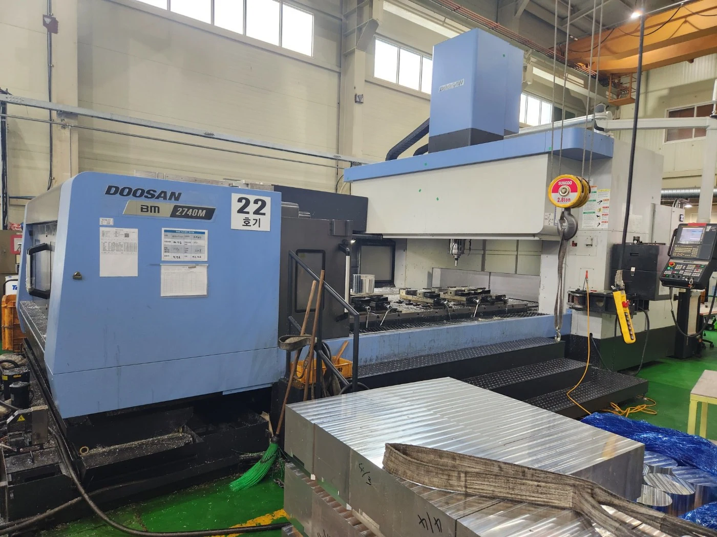 DOOSAN BM 2740M CNC BRIDGE TYPE VERTICAL MACHINING CENTER