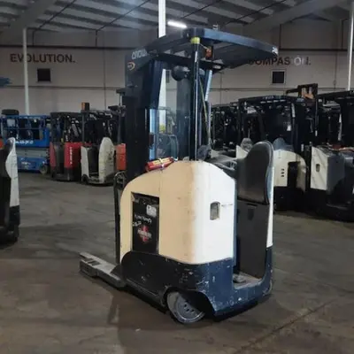 USED 2016 CROWN RR5725-45