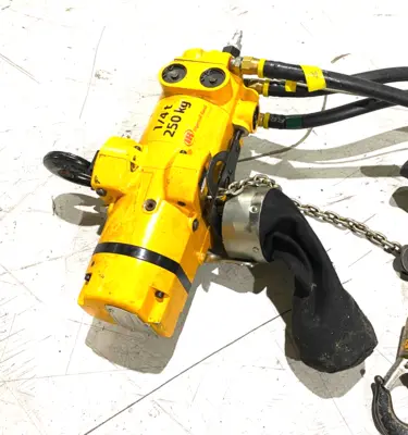 USED INGERSOLL RAND AIR CHAIN HOIST 1/4 TON, 550LBS, CLK SERIES