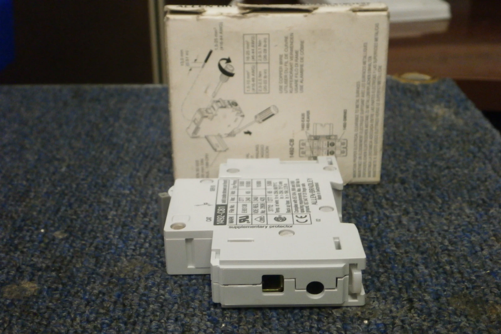 NEW Allen-Bradley 1492-CB1G100
