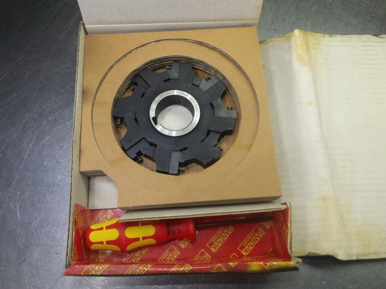 Sandvik 5" Indexable Slot Milling Cutter 1.5" Arbor N331.32-127T38LM (LOC2688D)