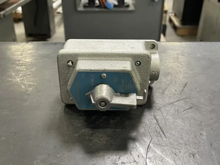 New | in-Stock CROUSE-HINDS MC21273 Switchgears British Columbia CA | Lenmark #244648