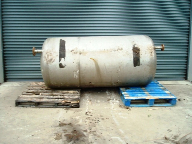 880 L S/S Horizontal Tank