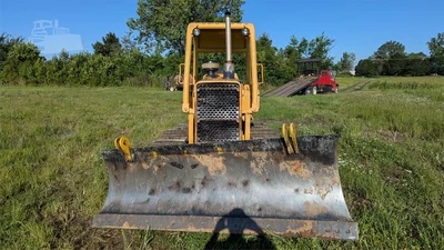 USED 1985 DEERE 450E