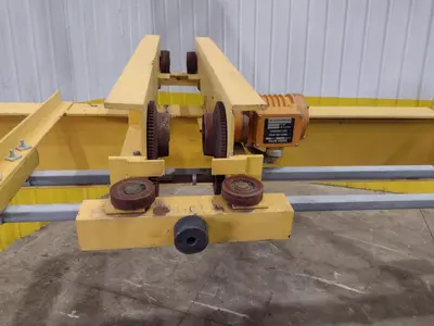 3 TON X 17’ F&G / LOAD LIFTER UNDER-SLUNG POWERED CRANE: STOCK #22971