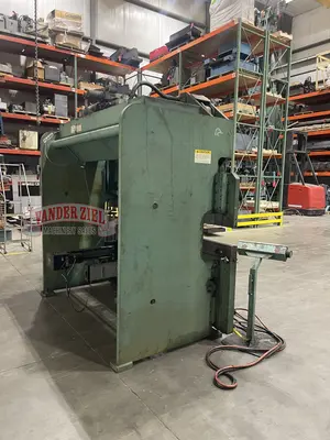 Piranha All Steel 8' x 65 Tons Press Brake, Model 65-8