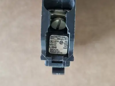 Used SQUARE D QOB115 Switchgears British Columbia CA | Lenmark #1438696
