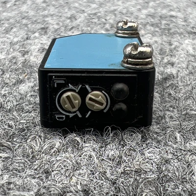 Used SICK WL100-P4420 Photoelectric Sensors California US | Davliegogo LLC #1705567