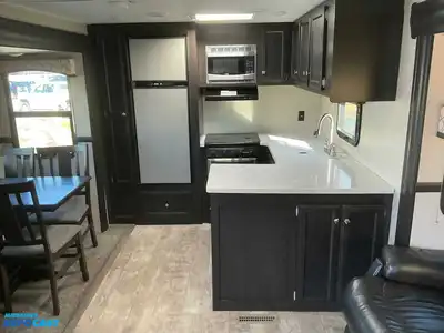 USED 2019 VENTURE SPORTTREK TOURING 336 VRK