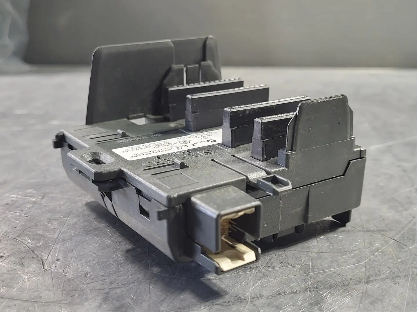 Used SIEMENS 6ES7195-7HB00-0XA0 Misc Electrical & Power Parts British Columbia CA | Lenmark #251936