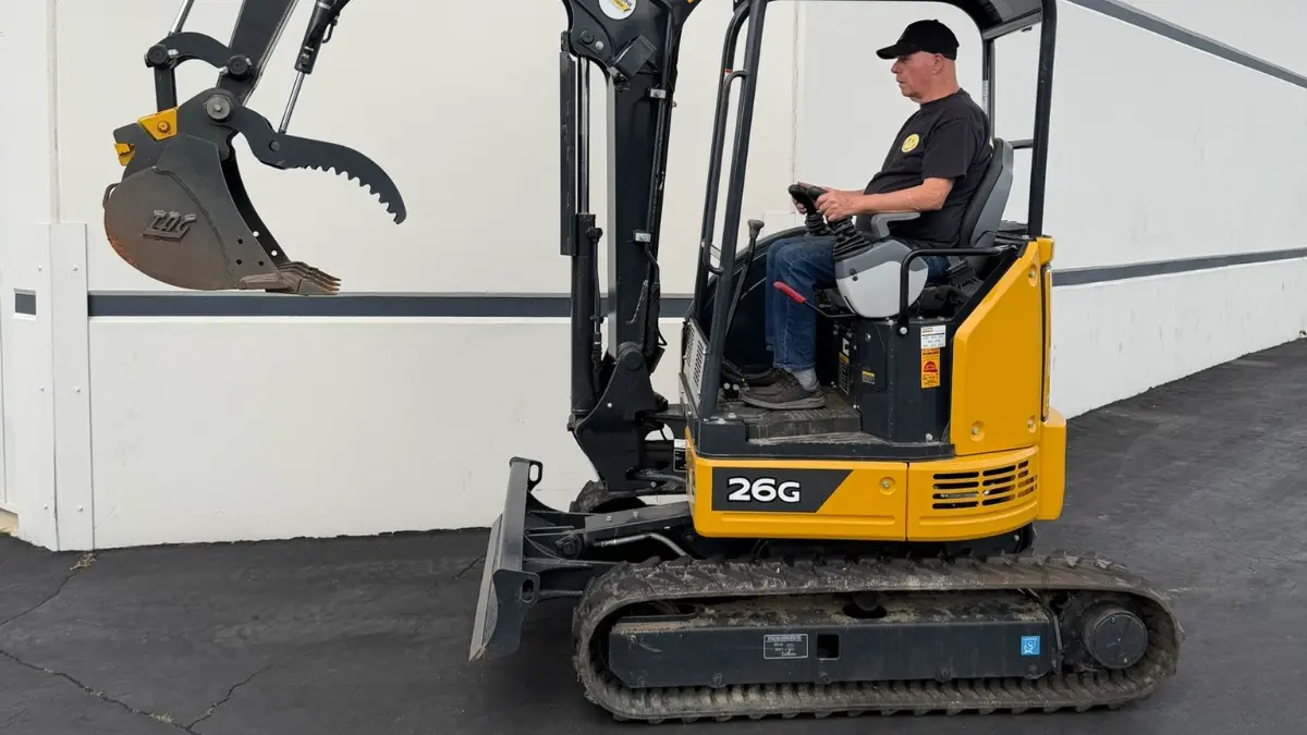 USED 2021 Deere 26G