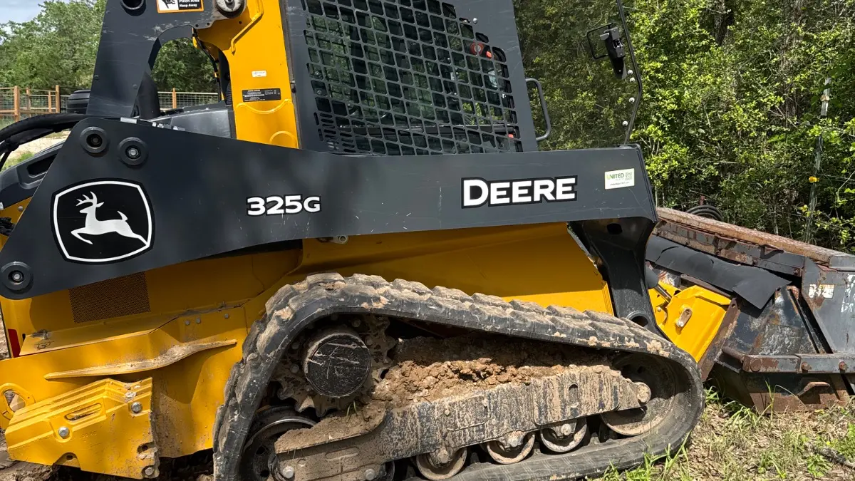 USED 2025 Deere 325G