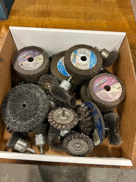 Used _UNKNOWN_ _UNKNOWN_ Grinding Wheels Virginia US | Myron Bowling Auctioneers Inc #1553455