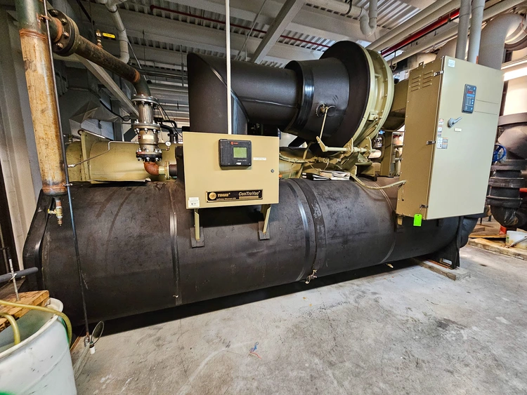 Used 2001 TRANE CVHF485 Chillers Pennsylvania US | Solutions 4 Manufacturing #1344128