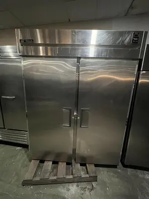 Used TRUE TG2FRI - 2S Freezers Florida US | BAM Discount Restaurant Equipment #1390590