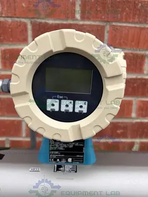 USED ENDRESS + HAUSER PROMASS 83 MASS FLOWMETER  W/ 1" SANITARY FITTING, CART