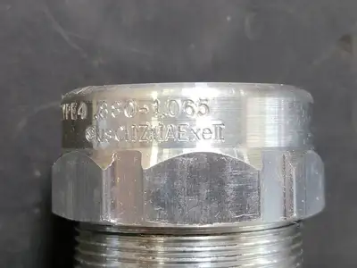 NEW THOMAS & BETTS ST075-467