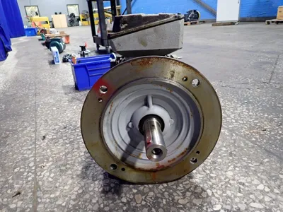 USED SIEMENS 1LE15231DA334JB4