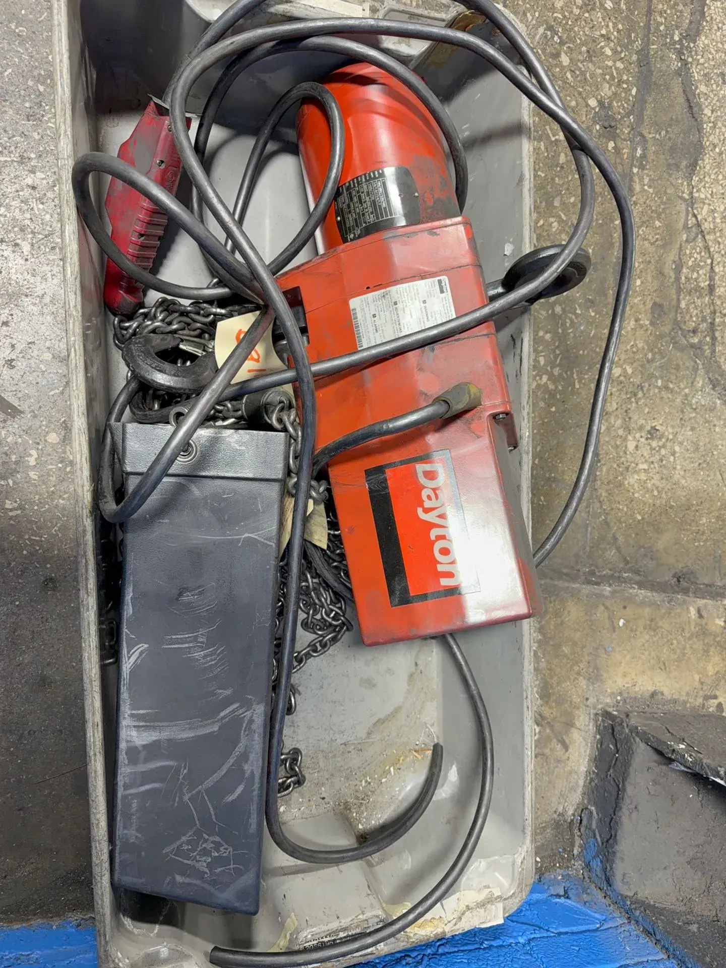 USED DAYTON 3YB77G