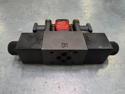 USED PARKER FILTRATION D1VW004CNYGF45