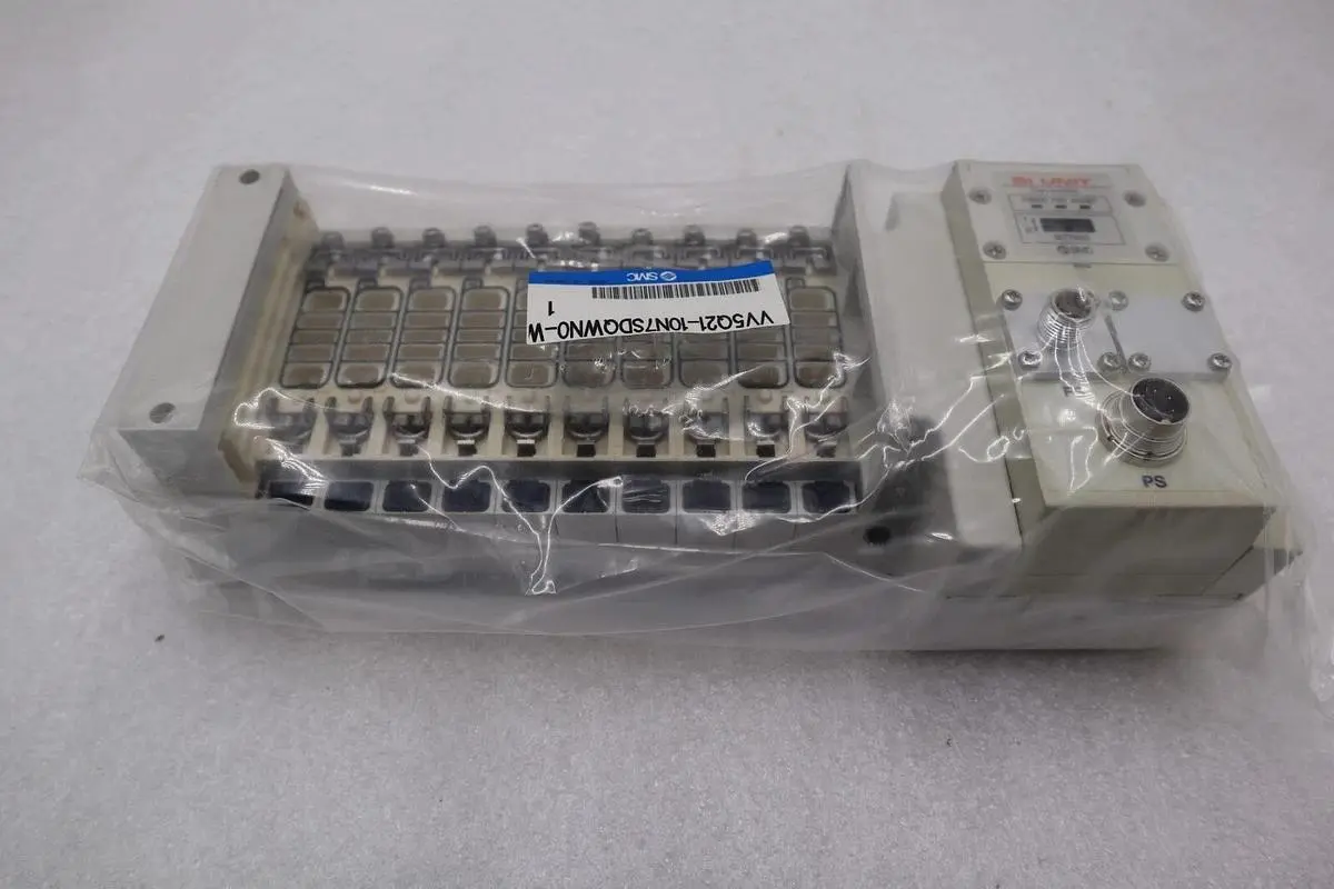 SMC vv5q21-10n7sdqwn0-w WITH EX240-SDN1 NEW STOCK S-362