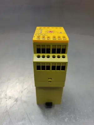USED Pilz PNOZ XV2 3/24VDC 2n/o 2n/ot Safety Relay, 8A