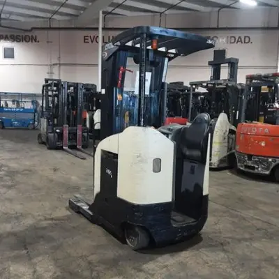 USED 2016 CROWN RR5725-45