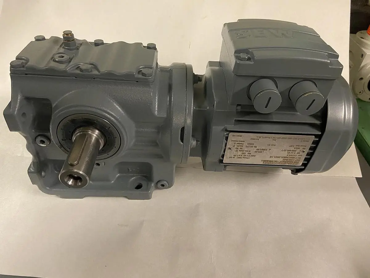 New | in-Stock SEW-EURODRIVE S47-DR63M6 Gearmotors | Surplus Asset Holdings #1226944