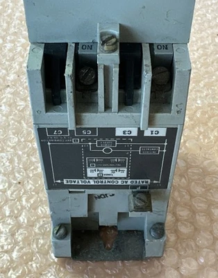 USED Allen-Bradley 700-RT10P100A1