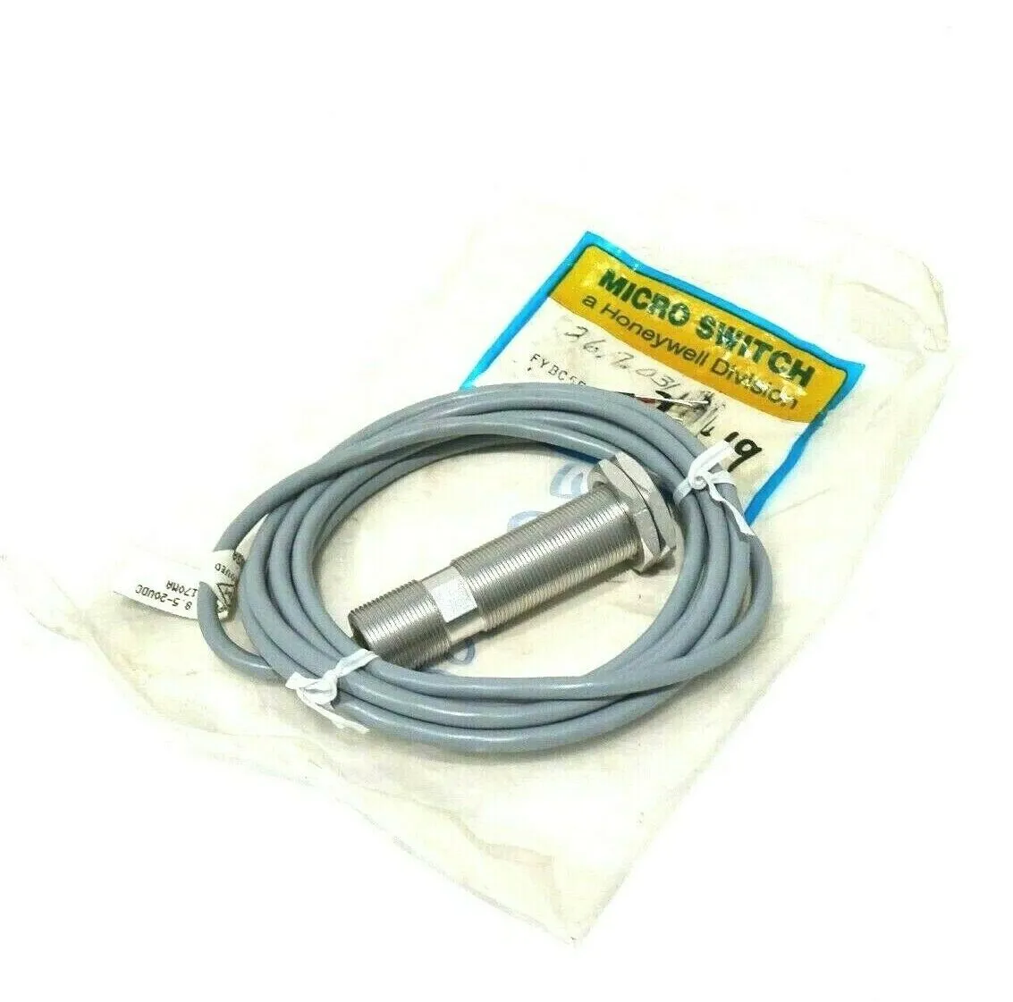 NEW HONEYWELL MICRO SWITCH FYBC5E1-2 PROXIMITY SWITCH FYBC5E12