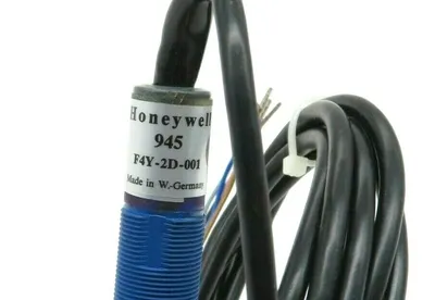 NEW HONEYWELL 945-F4Y-2D-001 ULTRASONIC SENSOR 945F4Y2D001