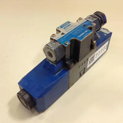 USED VICKERS DG4V36CMP7H7P1050