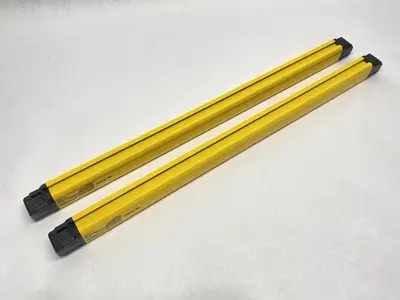 Used KEYENCE Safety Light Curtain Main Unit Finger-Protection Type 63 Axes Light Curtains & Grids Michigan US | Maverick Industrial Sales #1392501