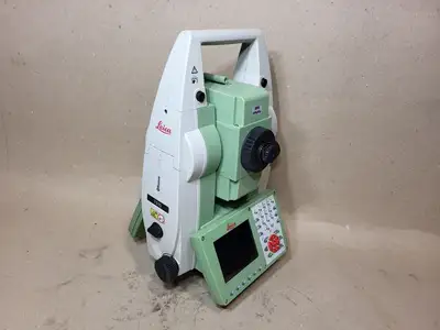 NEW LEICA TS15 R400