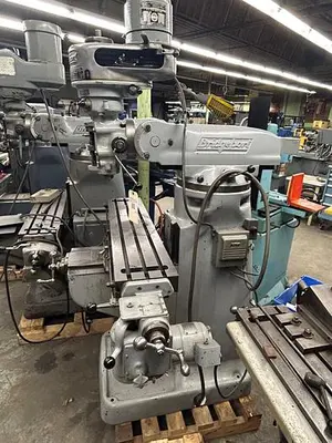 Bridgeport 9″ x 32″ 1 HP, 8-Speed Ram Type J-Head Vertical Milling Machine