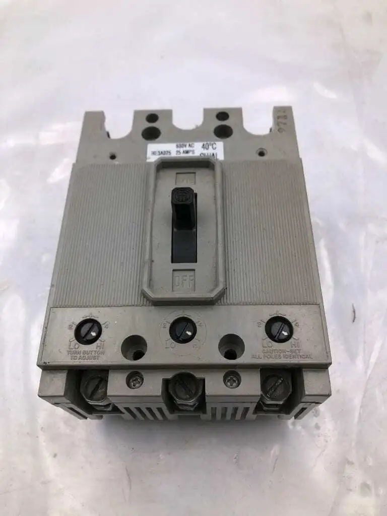 I-T-E HE3A025 25A 3 Pole Molded Case Circuit Breaker 600VAC