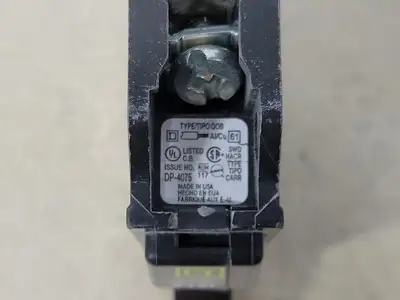 USED SQUARE D QOB120