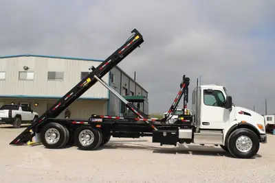 New | in-Stock 2027 PETERBILT 548 Rolloff Trucks Texas US | Roll Off Truck World #1492003