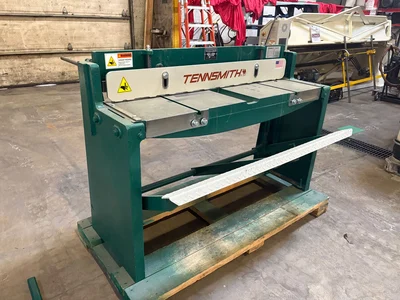 Pre-owned TENNSMITH FOOT SHEAR 16 ga. capacity, MODEL 52