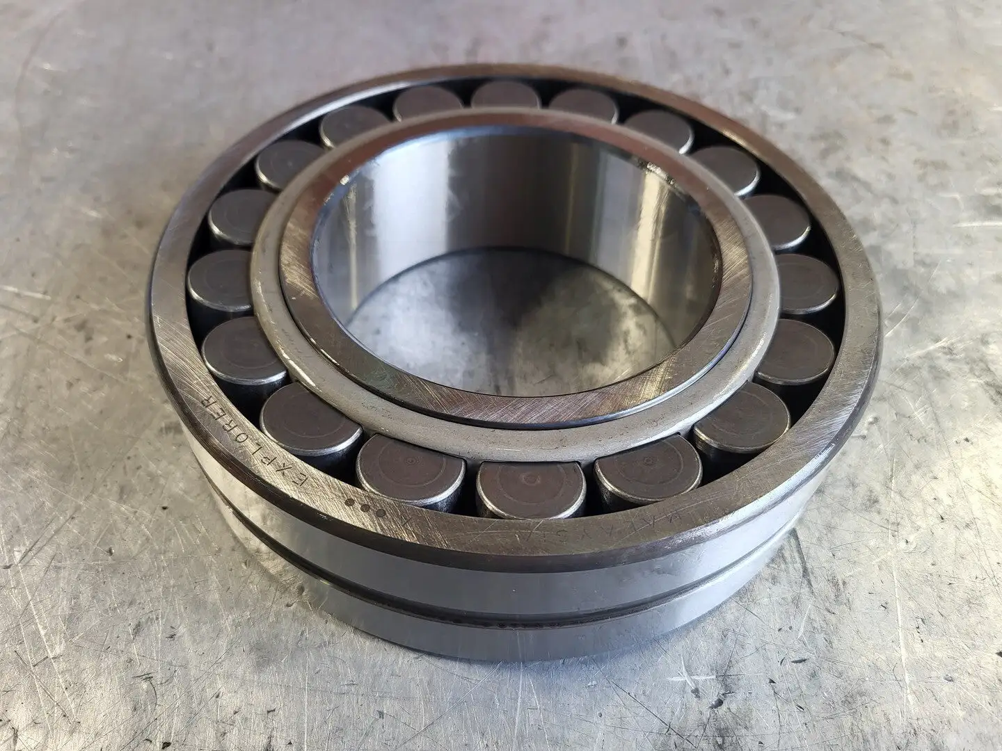 NEW SKF 22222 EK