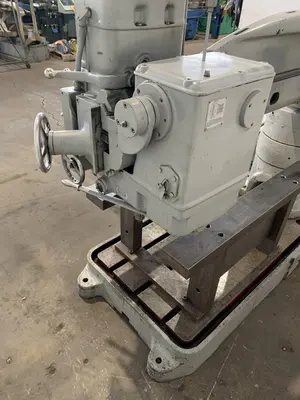 4' X 11" CARLTON 1A RADIAL ARM DRILL. STOCK # 0850023.