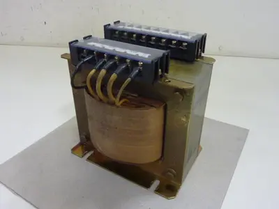 USED GOMI ELECTRIC T-1B 700VA