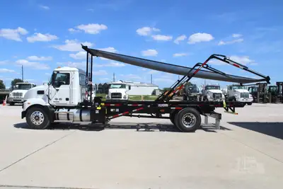 New | in-Stock 2027 MACK MD7 Rolloff Trucks Texas US | Roll Off Truck World #1491924