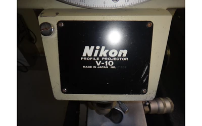 USED NIKON V-10