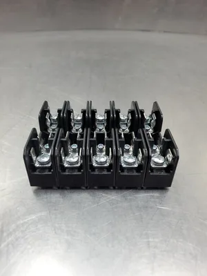 Bussmann BCCMM603-3PQ 5-Pole Fuse Block, 30A, 600V, 10 To 18Awg. 4E-24