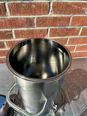 USED AQUASYN HASTELLOY C 22 SINGLE WALL  14 LITER TANK W/ AQUASYN VALVE