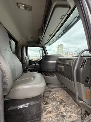 Used 2019 VOLVO VHD 84B300 Dump trucks Kentucky US | Proxy Equipment #1388918