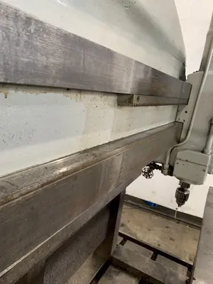 4' X 11" CARLTON 1A RADIAL ARM DRILL. STOCK # 0850023.