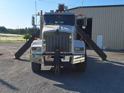 USED 2013 KENWORTH T800